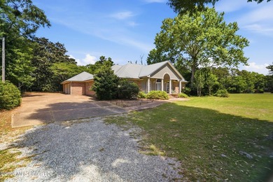 Welcome to the home you've been waiting for--where coastal charm - photo 6