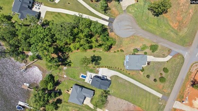 Welcome to lake living at its finest! This beautifully updated - photo 37