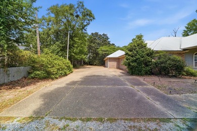 Welcome to the home you've been waiting for--where coastal charm - photo 7