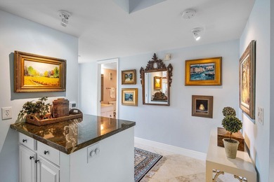 Beautifully appointed 1st-floor 2BR split floor plan residence - photo 7