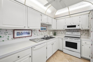 Beautifully appointed 1st-floor 2BR split floor plan residence - photo 9