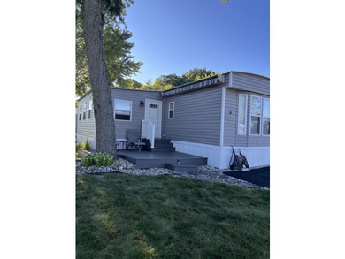 NEW PRICE-LAKEFRONT DOCK, EASY ACCESS BEAUTIFUL VIEWS. Very - photo 2