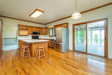 Beautiful two-story home with over 3200 sq ft of finished living - photo 8