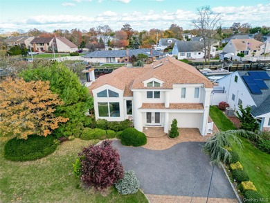Opportunity Knocks! Welcome to this stunning South Merrick - photo 2