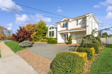 Opportunity Knocks! Welcome to this stunning South Merrick - photo 3