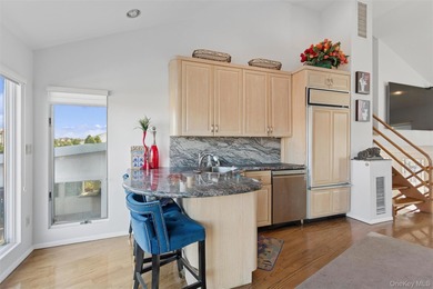 Opportunity Knocks! Welcome to this stunning South Merrick - photo 9
