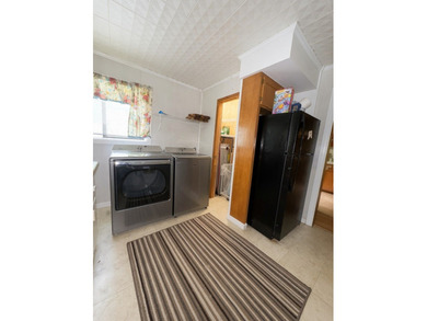 Lakefront Opportunity with Endless Potential! This 3-bedroom - photo 18
