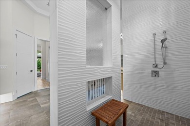 Welcome to an exceptional coastal retreat, where modern luxury - photo 21