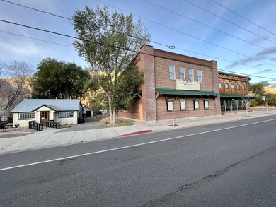 This is a 4-plex, stadium seated, theatre of approx 10,700 sf - photo 1