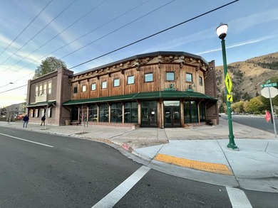 This is a 4-plex, stadium seated, theatre of approx 10,700 sf - photo 8