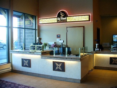 This is a 4-plex, stadium seated, theatre of approx 10,700 sf - photo 9
