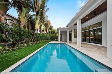 Welcome to an exceptional coastal retreat, where modern luxury - photo 31