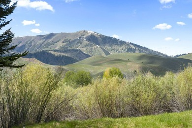 Gracefully nestled into the willows and just off the bike path - photo 2