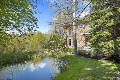 Gracefully nestled into the willows and just off the bike path - photo 5