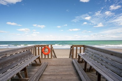 Welcome to an exceptional coastal retreat, where modern luxury - photo 39