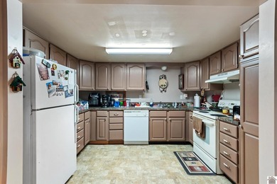 Rockcastle!! This Barn-dominium is on the market for the 1st - photo 8