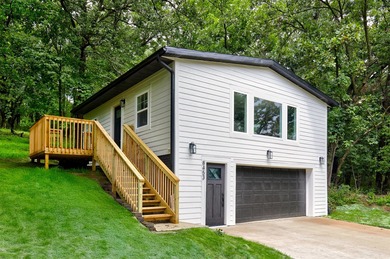 Diamondhead Lake Home Sale Pending in Dexter Iowa