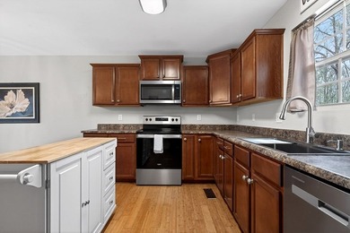 Fully furnished lake-area retreat located in The Falls at Center - photo 12