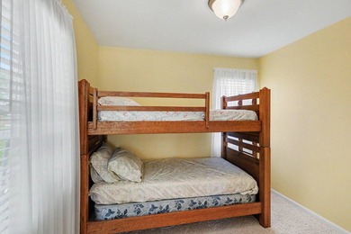 Enjoy refined year-round living on the shores of beautiful Round - photo 18