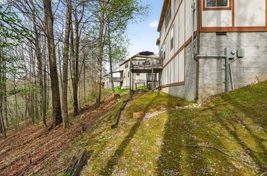 Fully furnished lake-area retreat located in The Falls at Center - photo 36