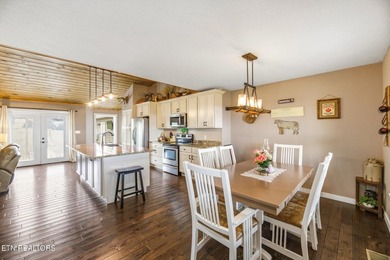 Set against a backdrop of year-round mountain views, this - photo 9