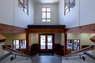 Hailey's ''Town Square'' featuring beautiful courtyard, lobby - photo 7