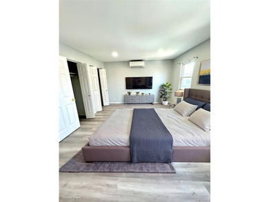 Expansive Brooklyn Home with Dual Dining, Parking Garage & - photo 13