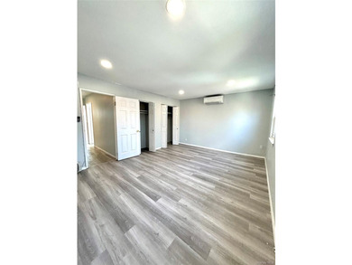 Expansive Brooklyn Home with Dual Dining, Parking Garage & - photo 17