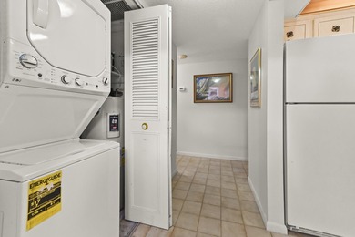 Welcome to this charming corner/end-unit condominium in Golfs - photo 17