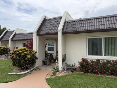 55 plus PRIME location, first floor with the view of an - photo 1