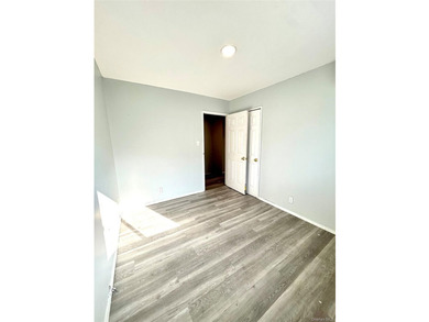 Expansive Brooklyn Home with Dual Dining, Parking Garage & - photo 23