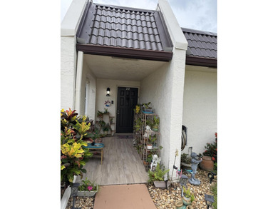 55 plus PRIME location, first floor with the view of an - photo 3