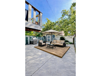 Expansive Brooklyn Home with Dual Dining, Parking Garage & - photo 25