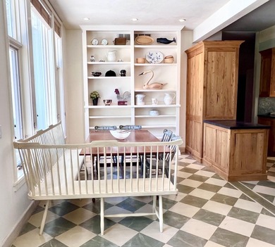 This beautiful home presents a rare opportunity to own property - photo 7