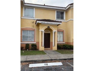 Lake Townhome/Townhouse For Sale in Homestead, Florida