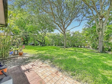 Spacious 2170sq ft 3 bedroom 2.5 bath townhome in Trellises - photo 2