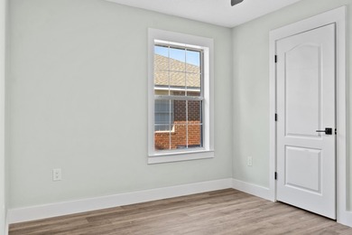 Located in the extremely popular Paradise Retreat subdivision - photo 32