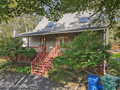 Lake Home For Sale in Tobyhanna, Pennsylvania