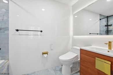 Beautiful 23rd-floor corner residence in one of Downtown Jersey - photo 12
