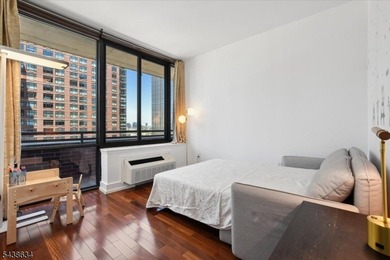 Beautiful 23rd-floor corner residence in one of Downtown Jersey - photo 15