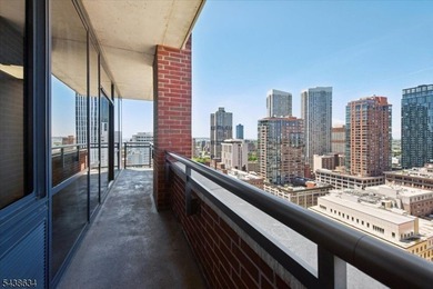 Beautiful 23rd-floor corner residence in one of Downtown Jersey - photo 18