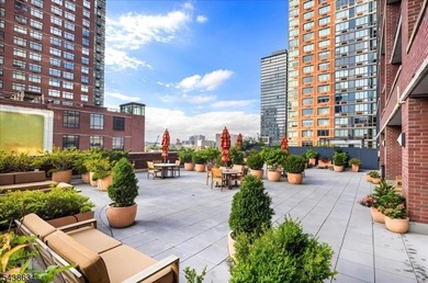 Beautiful 23rd-floor corner residence in one of Downtown Jersey - photo 25