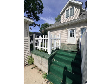 Welcome to 404 Ontario Street in Storm Lake!! Conveniently - photo 32