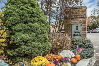 Lake Condo For Sale in Amityville, New York