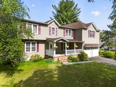 Welcome to this spacious Colonial with beautiful curb appeal - photo 2