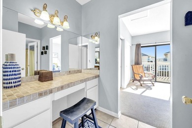This wonderful condo is right on the beach and has a fantastic - photo 18