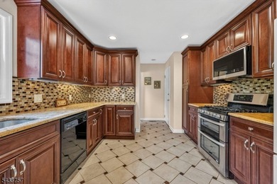 Welcome to this spacious Colonial with beautiful curb appeal - photo 9