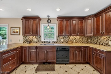 Welcome to this spacious Colonial with beautiful curb appeal - photo 10