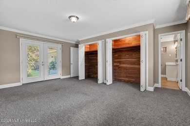 Charming brick one-story home featuring 3 bedrooms, 2.5 - photo 27