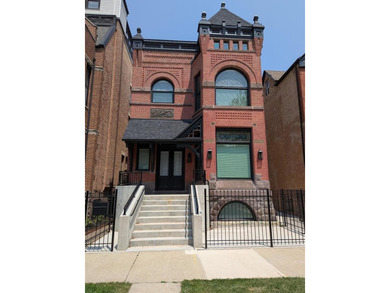 (private lake, pond, creek) Home For Sale in Chicago Illinois